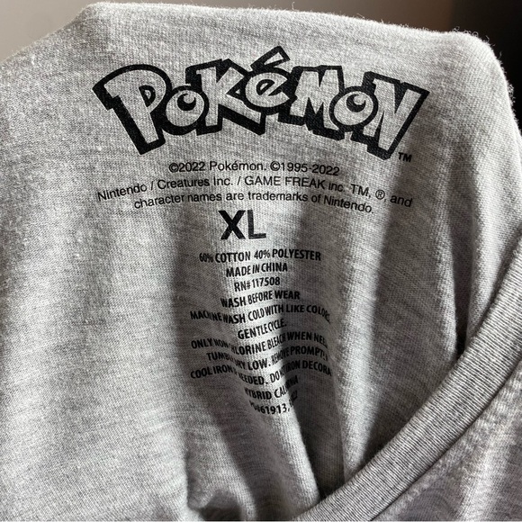 Pokémon Sequin Flip Pikachu Graphic Tee Gray XL - Picture 4 of 4